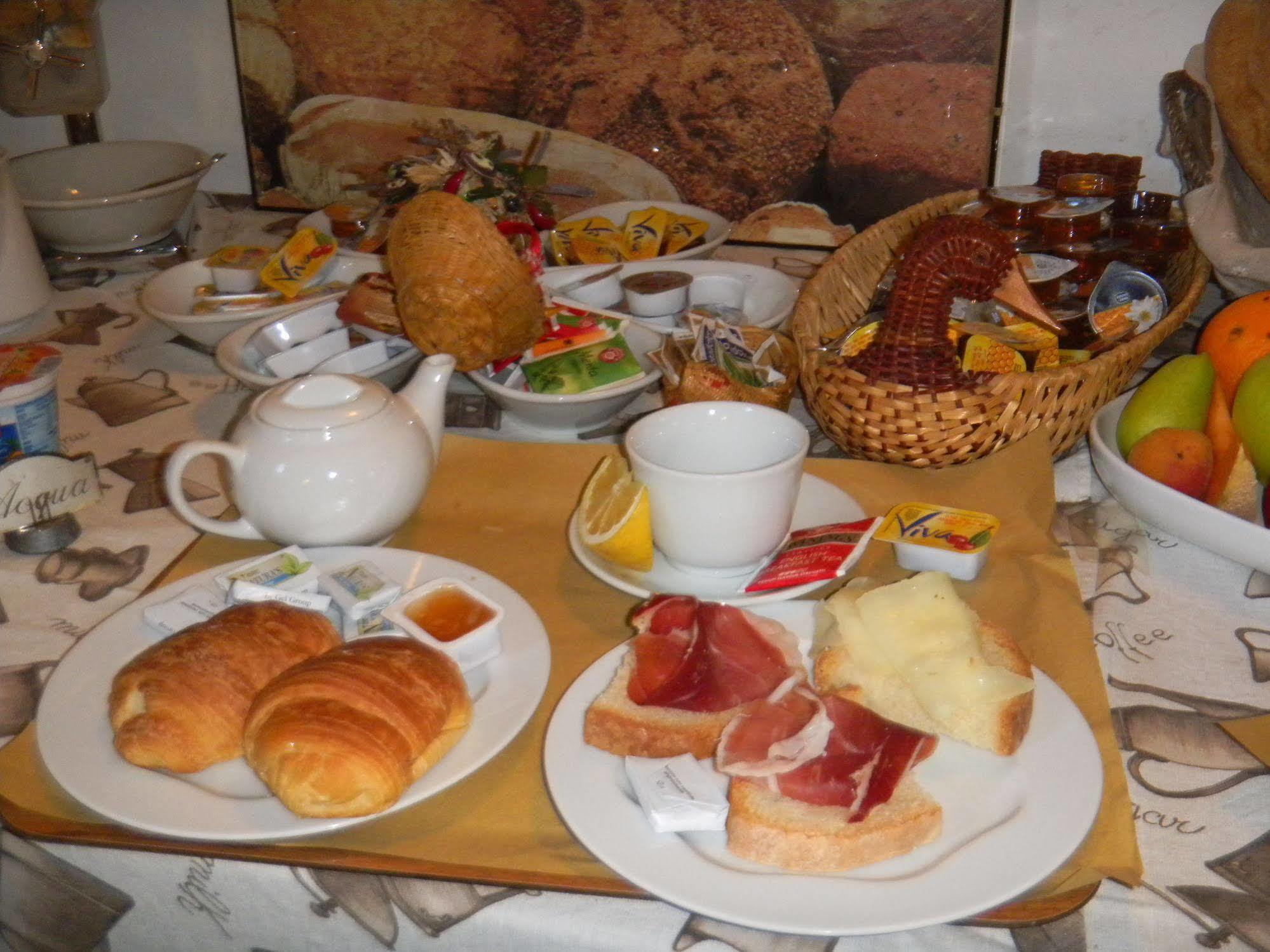 Albergo Ristorante Da Vestro مونتيسيانو المظهر الخارجي الصورة